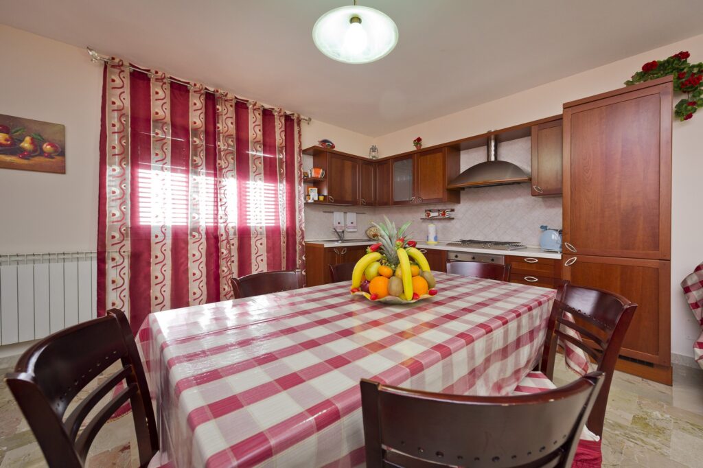 Kitchen 1